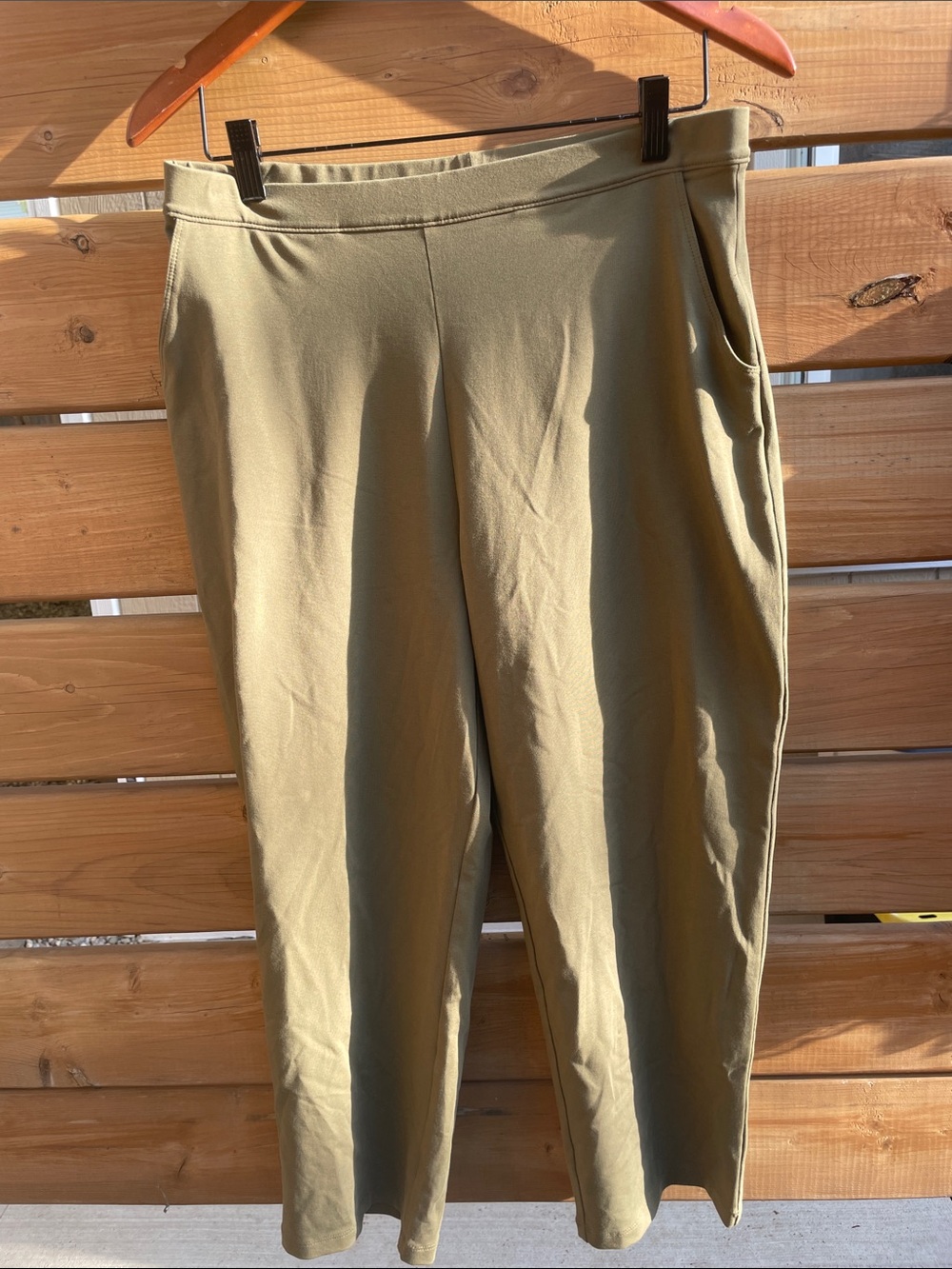 L.L. Bean Perfect Fit Straight Leg Cropped Pants Olive Green Women’s Medium